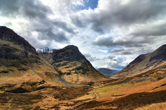 4 Day Mull, Iona and Staffa Puffin Experience from Edinburgh - Day 1: Loch Lomond Views, Inveraray, Dunadd Fort, then Tobermory by Ferry