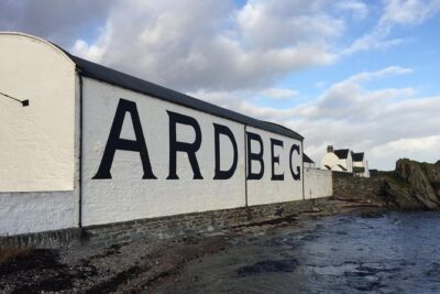 5 Day Islay Whisky Tour from Edinburgh - Day 1: Callander Coffee, Oban Distillery, and the Ferry to Islay