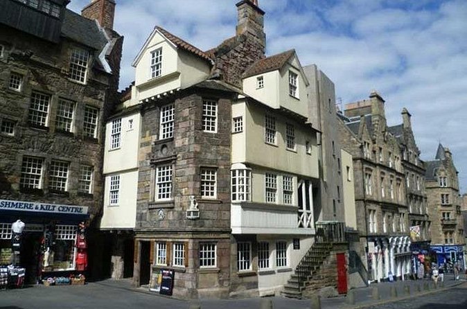 A History of Witchcraft in Edinburgh: A Self-Guided Audio Tour - St Giles’ Cathedral Exterior: The Confession Machinery (and the Hard Parts)