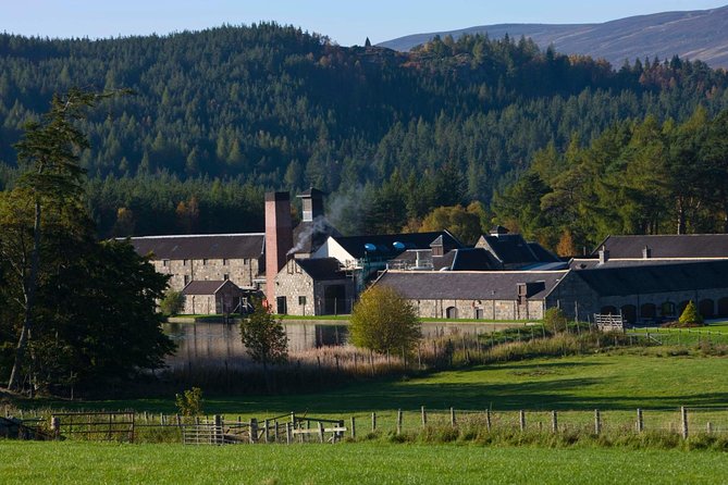 Aberdeen & Shire Castle & Distillery Private Group one Day Tour - Aboyne lunch break on the River Dee