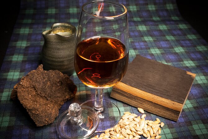 Afternoon Whisky Tasting in a Traditional Edinburgh Bar - Where You Meet in Edinburgh (and Why It Matters)
