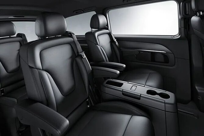Arrival Transfer Edinburgh Airport EDI to Edinburgh by Minivan - Mercedes-Benz V Class Comfort: Small Details That Add Up