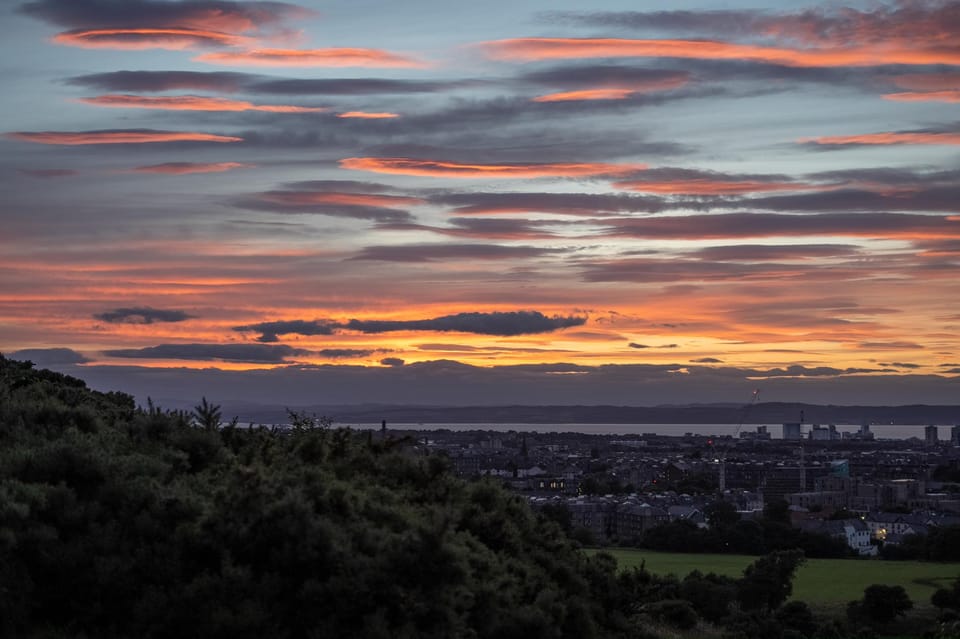 Arthur's Seat Hike: Sunset, Sunrise, Daytime - What to Bring (So the Hike Feels Easy, Not Annoying)