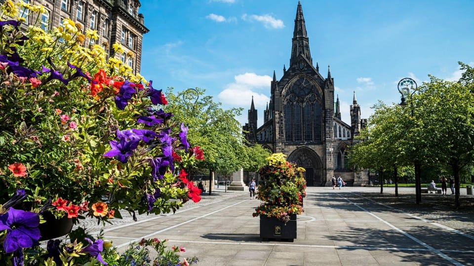 Best of Glasgow: Private Walking Tour with a Local - West End Victorian streets to Merchant City lanes