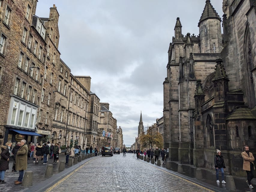 Dark Stories of Edinburgh: walking tour in French - What you’re really doing on this French Old Town crime-and-ghost walk