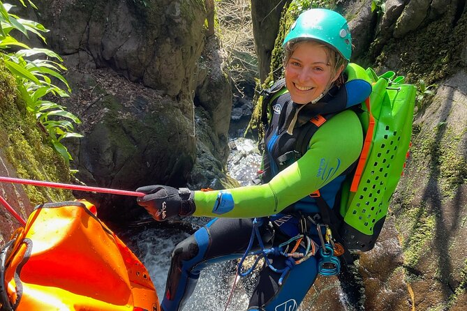 Discover Canyoning in Dollar Glen - Dollar Glen canyoning: why this trip fits beginners and adrenaline seekers