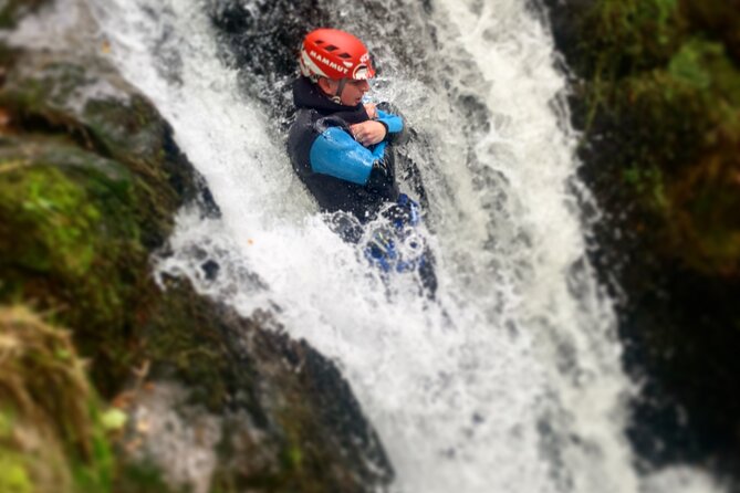 Discover Canyoning in Dollar Glen - Pace, fitness, and group size: what moderate fitness really means