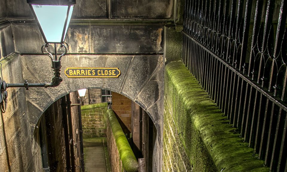 Edinburgh: 2-Hour Ghost Tour in Spanish - Stories That Feel More Real Than Generic Legends
