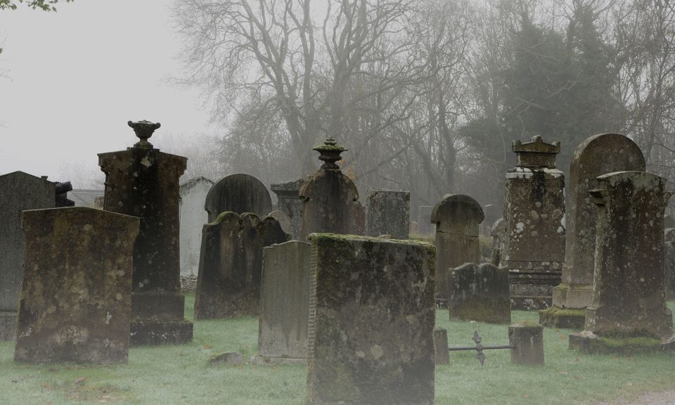 Edinburgh: 2-Hour Ghost Tour in Spanish - What’s Included (And What You Need to Bring)