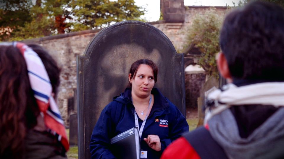 Edinburgh: 2-Hour Ghost Tour in Spanish - Meeting Point at Royal Mile (And Why It Helps)