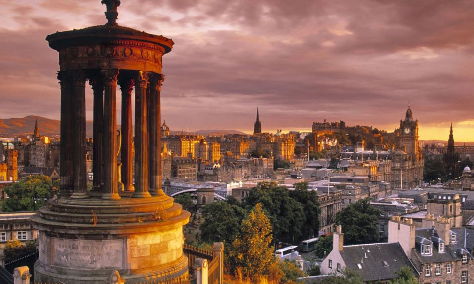 Edinburgh: 3-Hour Historical Walking Tour in Spanish - St Giles’ Cathedral to the Royal Mile: Faith, Power, and the Spire Overhead