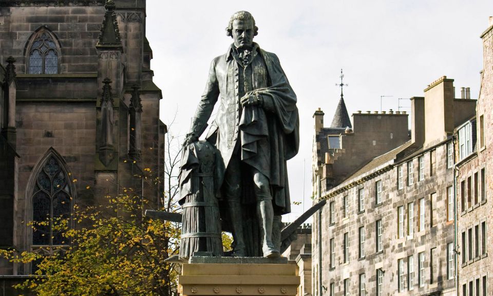 Edinburgh: 3-Hour Historical Walking Tour in Spanish - Price and Value: What $20 Really Buys You in Edinburgh