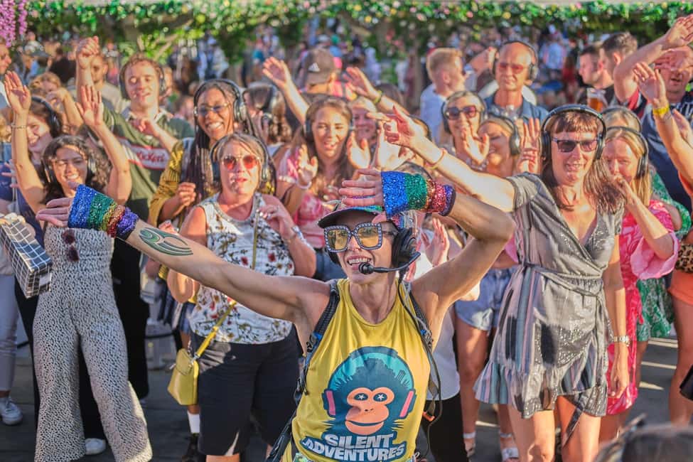 Edinburgh: A Silent Disco Adventure at The Fringe (August) - Meeting at Uplands Roast: how to find the team fast