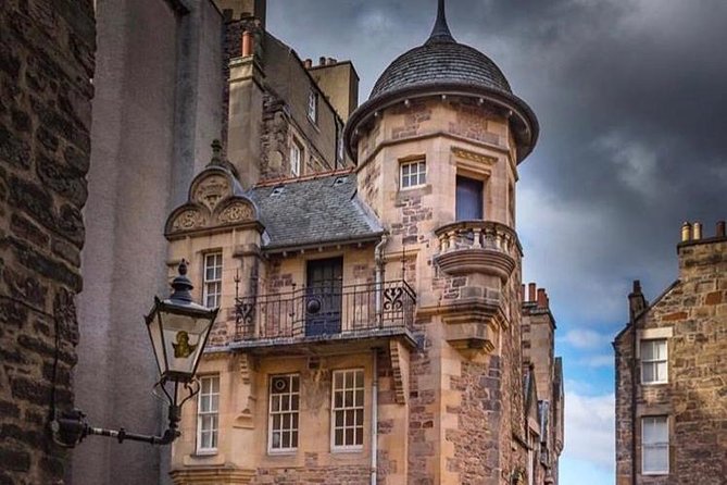 Edinburgh City Centre Private and Personal Full Day Driving Tour - The Royal Mile: how the city connects Castle to Holyrood House