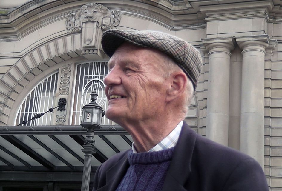Edinburgh: City Highlights Private Guided Walking Tour - St Andrews Square and George Street: Edinburgh’s Oxford Street-style stroll
