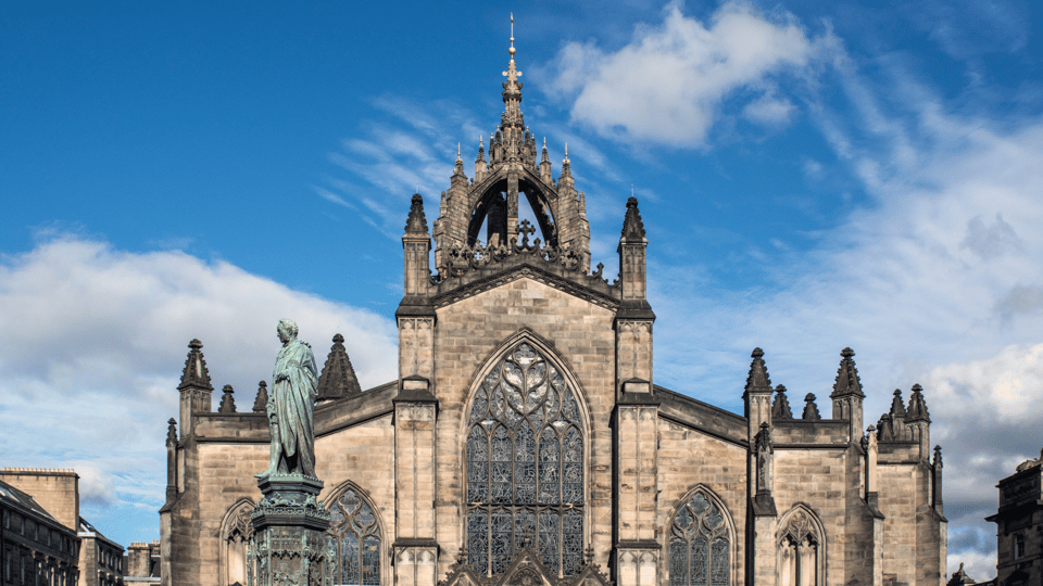 Edinburgh: Discover Edinburgh's Old Town Walking Tour - Royal Mile to Edinburgh Castle: why this 2-hour Old Town walk works