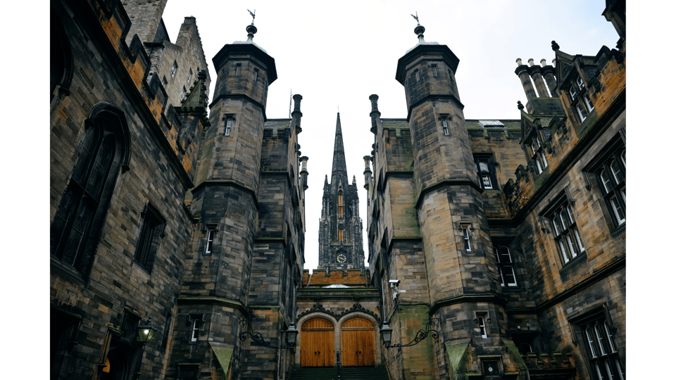 Edinburgh: Discover Edinburgh's Old Town Walking Tour - How to dress and plan for rain or shine