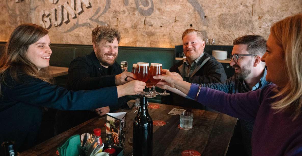 Edinburgh: Food Tour with drinks - Shadow of Edinburgh Castle and the Grassmarket Social Scene