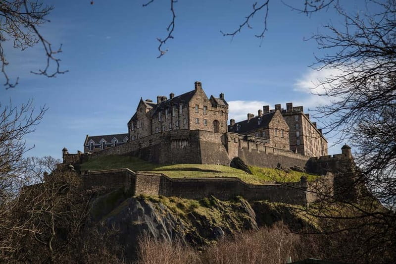 Edinburgh: Full-Day Walking Tour with Edinburgh Castle - Getting Started on Princes Street (and why that matters)