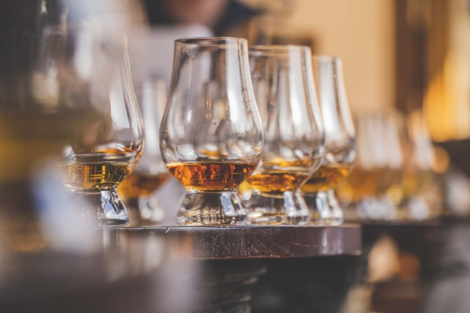Edinburgh: Guided Whisky Tasting & Walking Tour - Getting the most out of the 2.5 hours