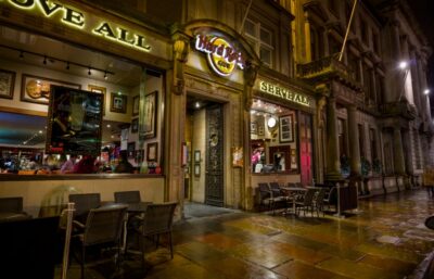 Edinburgh: Hard Rock Cafe with Set Menu for Lunch or Dinner - Set Menus in 75 Minutes: Acoustic vs Electric