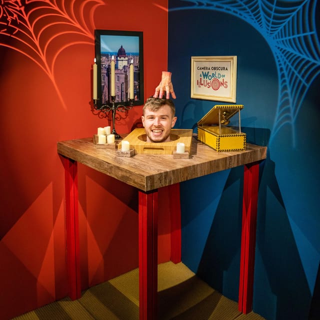 Edinburgh: Harry Potter Tour & Amazing Illusions Experience - Over 100 illusions on five floors: what the second half actually feels like