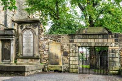 Edinburgh: Haunted Underground Vaults and Graveyard Tour - Greyfriars Kirkyard: Gothic graves and the Greyfriars Bobby legend