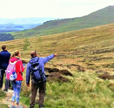 Edinburgh: Hill & Nature Hike With a Local - The 4-hour rhythm: bus out, hill loop, back by lunch