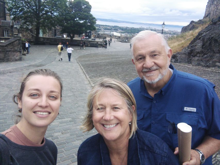 Edinburgh: History and Culture Private Tour - Meeting on Castlehill and spotting your guide fast