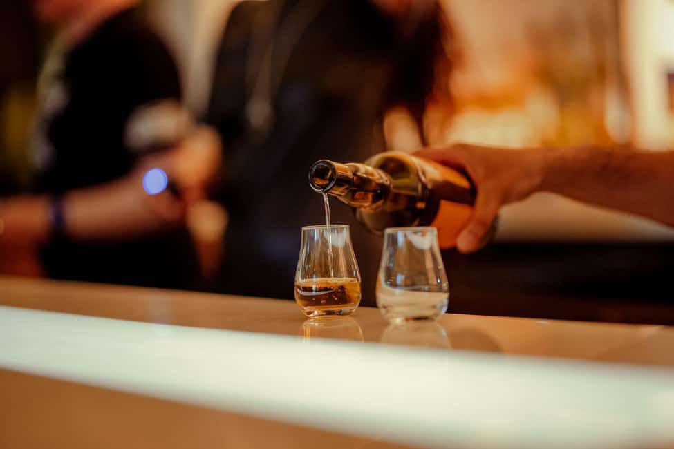 Edinburgh: Johnnie Walker Whisky Explorers Guided Tasting - Why the 12-year minimum changes how you taste