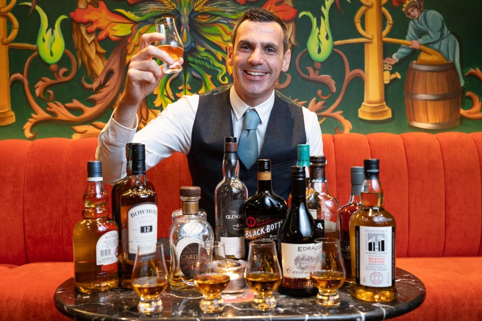 Edinburgh: Mountebank Comedy Whisky Tasting - Who Should Book This Whisky Comedy Tasting?