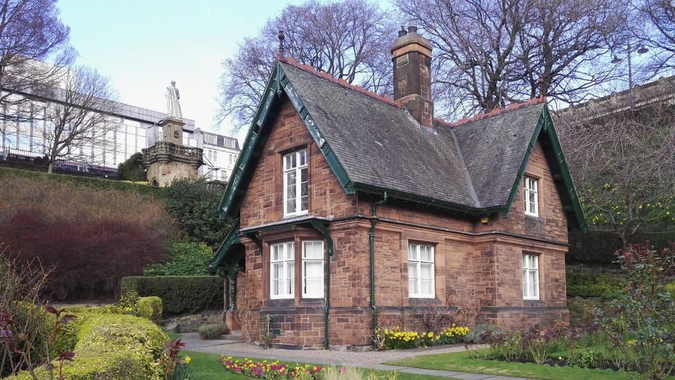Edinburgh New Town: City Walking Tour & Exploration Game - Princes Street Gardens: where the quest slows down (in a good way)