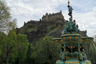 Edinburgh Old Town Private Self-Guided Tour - Mercat Cross to St Giles: Scotland’s Big Themes in Small Walk-Friendly Stops