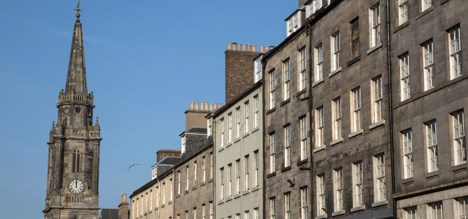 Edinburgh: Old Town Walking Tour with an APP - Key highlights worth planning around