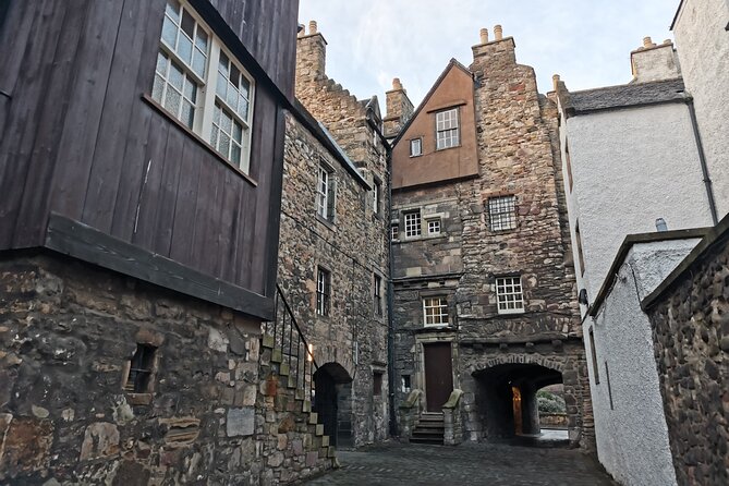 Edinburgh Outlander Self-Guided Private Tour - Key reasons this Outlander walk is worth your time