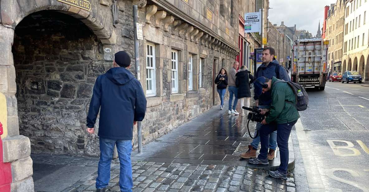 Edinburgh: Outlander Series and Jacobites Walking Tour - Bakehouse Close: where the show’s reunion lands in real stone and shadow