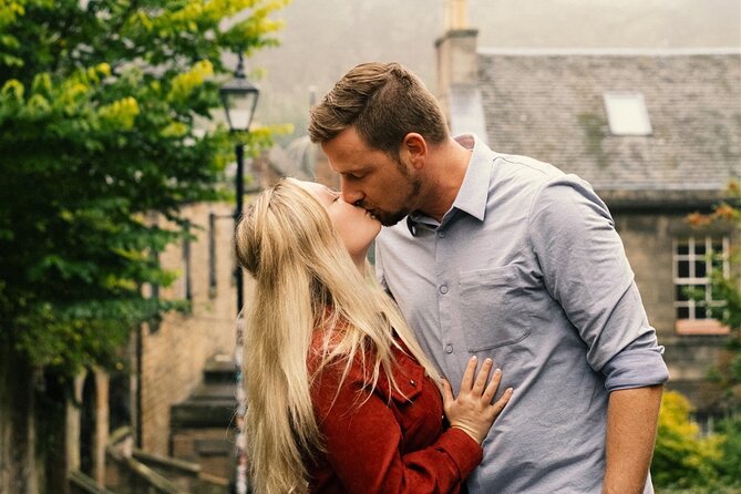 Edinburgh Photoshoot for Couples, Families & Solo Travellers - A private Edinburgh photoshoot: why it beats phone photos