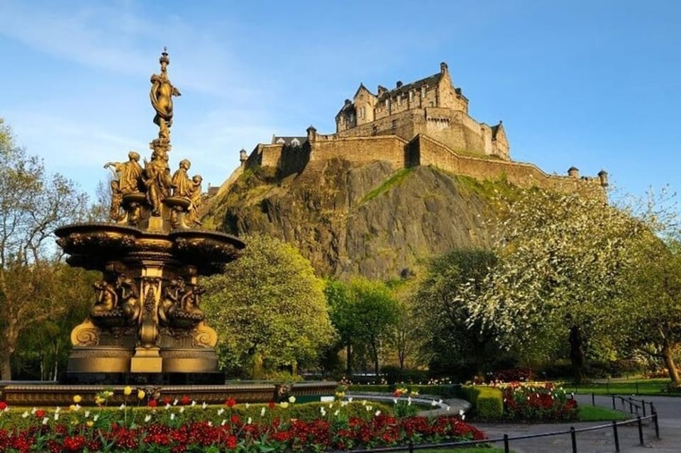 Edinburgh: Private Guided Customized Walking Tour - Edinburgh New Town and Old Town: Two Different Edinburghs