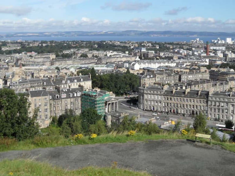 Edinburgh: Private Guided Walking Tour - Royal Mile to St. Giles Cathedral: a tight 2-hour orientation