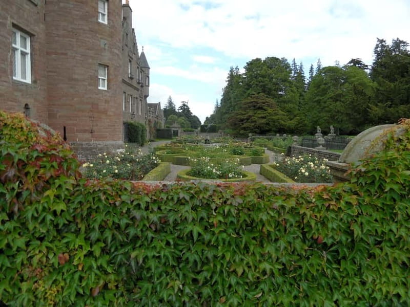 Edinburgh: Private Guided Walking Tour - Price and value for a group up to 2 people