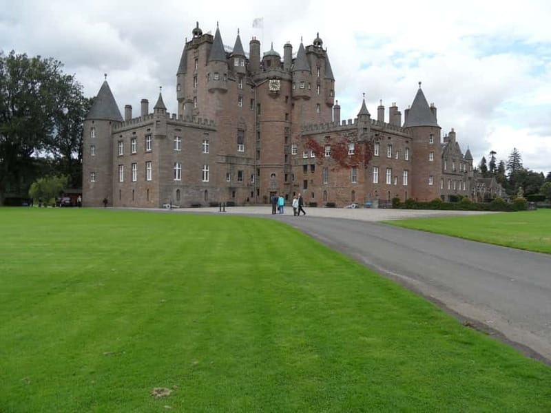 Edinburgh: Private Guided Walking Tour - Getting the most from 2 hours: pacing, stops, and what to prioritize