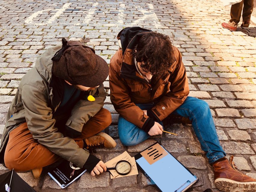 Edinburgh: Private Sherlock Holmes Adventure Tour Challenge - What to bring (and why your phone is only for texting)