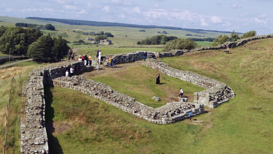 Edinburgh: Rosslyn Chapel and Hadrian's Wall Tour in Spanish - Price and value: is $70.04 a good deal?