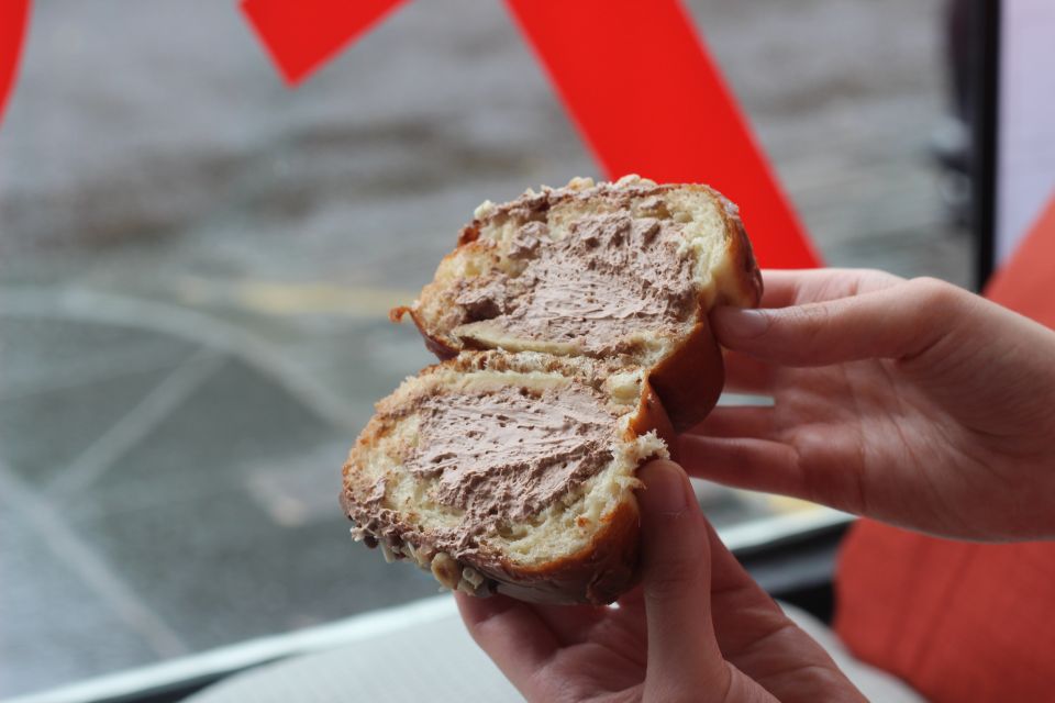Edinburgh: Royal Mile Donut Tour with Donut Tastings - Specialty coffee shop and donutterie finish, plus Scott Monument if you’re game