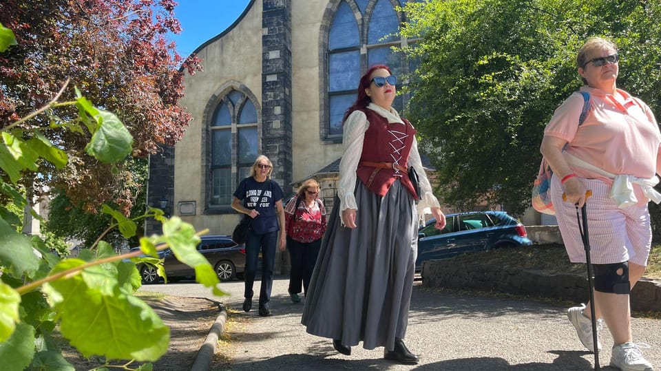 Edinburgh: Royal Mile Old Town Walking Tour - St Giles Cathedral to Royal Mile: Getting Your Bearings the Easy Way
