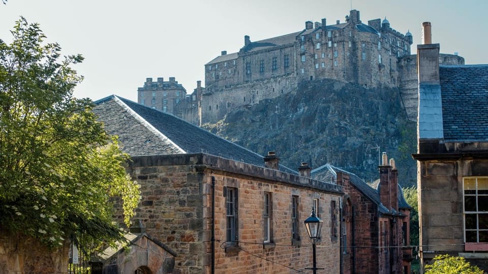 Edinburgh: Royal Mile Walking Tour & Exploration Game - Timing it right: 2.3 miles and 2.5 to 3.5+ hours