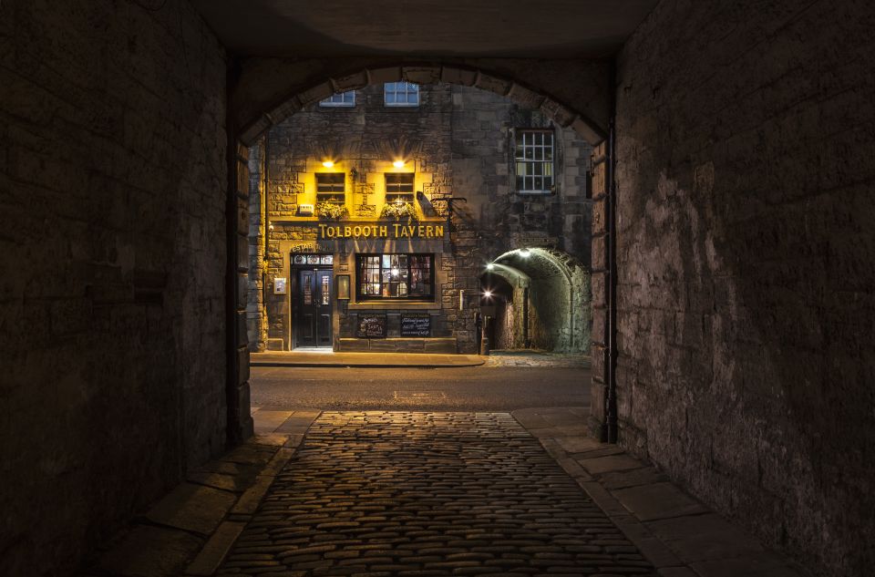 Edinburgh: Scottish Whisky Tasting with a Local Expert - Neighborhood pub: ending with the right kind of local atmosphere