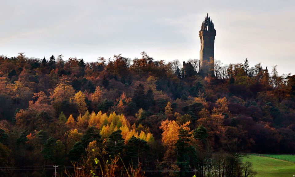 Edinburgh: Stirling, Whisky & St Andrews Tour in Italian - St Andrews in two hours: ruins, religion, and a golf legend