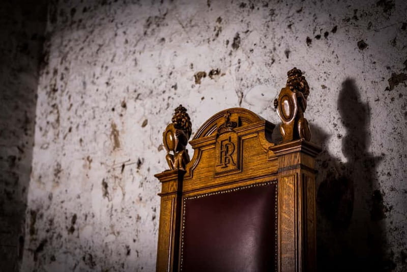 Edinburgh: The Lost Close Underground Scotch Whiskey Tasting - Who should book The Lost Close tasting