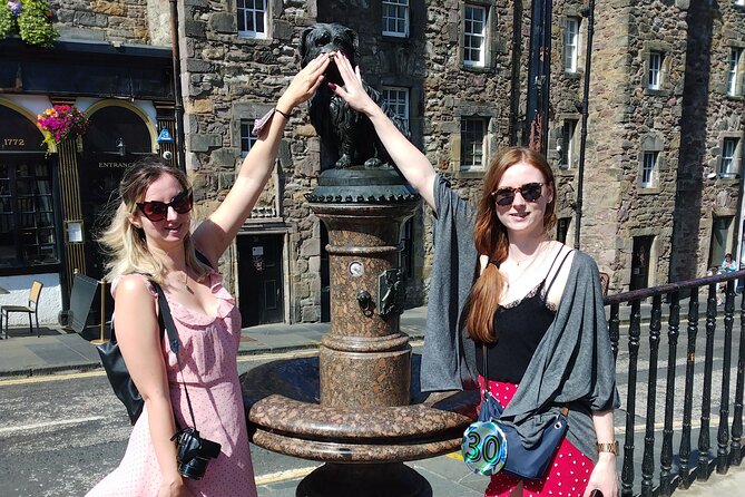 Edinburgh: The People's Story - Private Walking Tour - Mercat Cross and the unicorn story: the market square that hides jokes